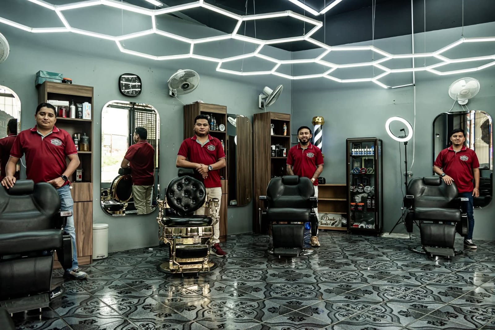Equipo de barberos de Donde Charlie